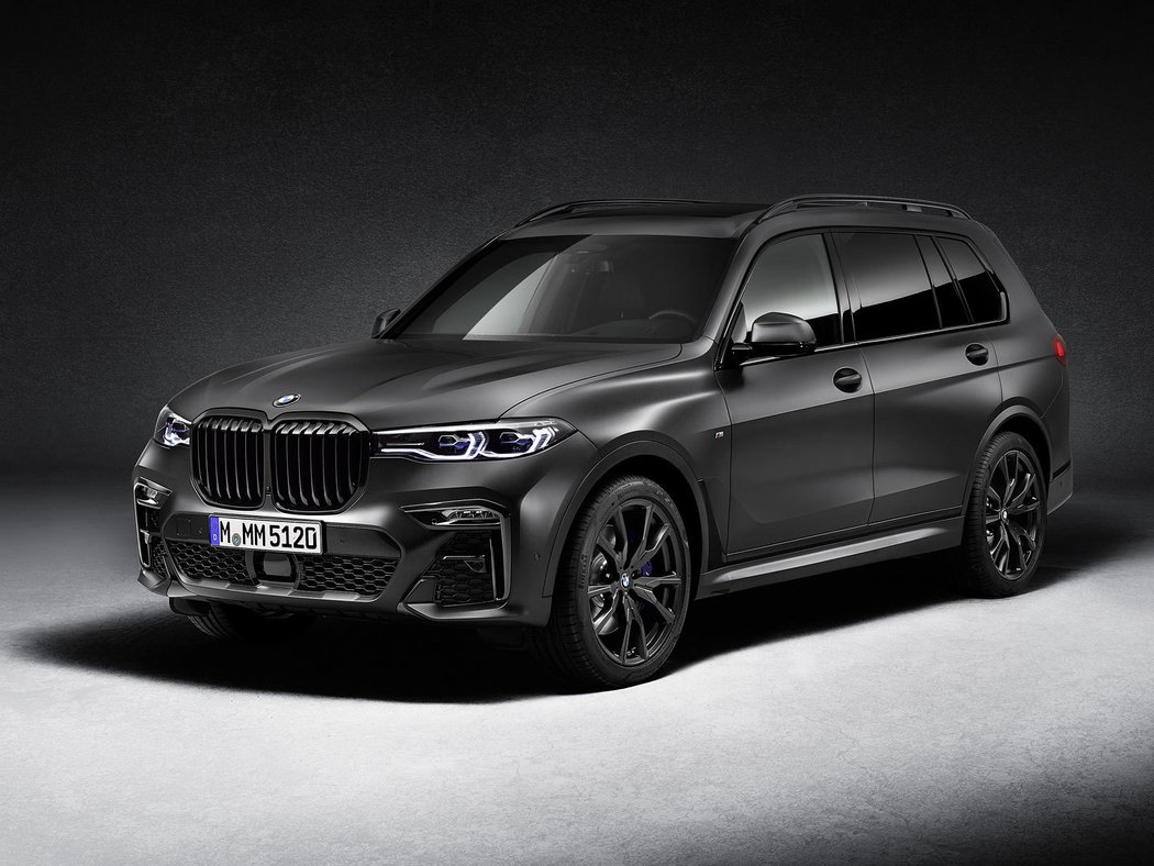 BMW X7 Dark Shadow Edition