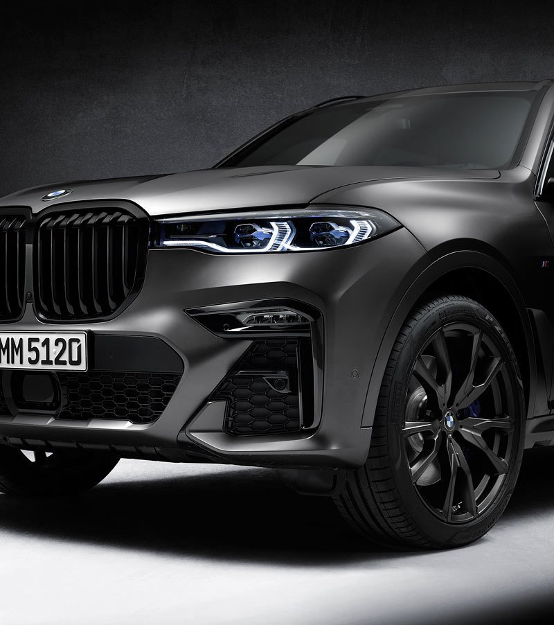 BMW X7 Dark Shadow Edition