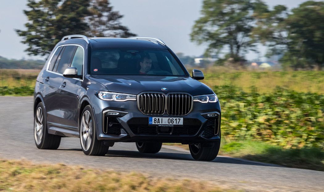 BMW X7 M50i