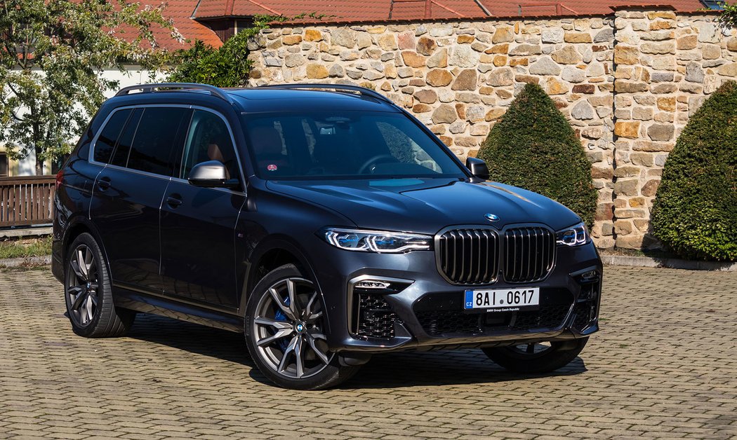 BMW X7 M50i