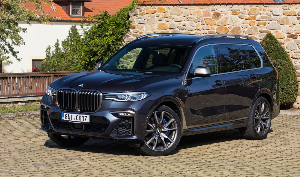 BMW X7 M50i