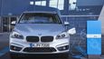 Automobilka BMW se připojila ke svým konkurentům a také plánuje výrazně navýšit výrobu elektromobilů. V roce 2030 mají tvořit polovinu všech jejích prodejů.