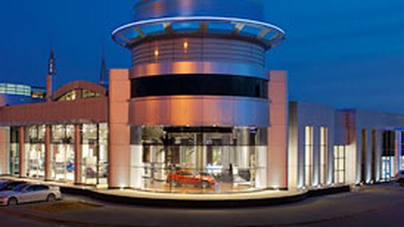BMW Abú Dhabí: Největší showroom na světě