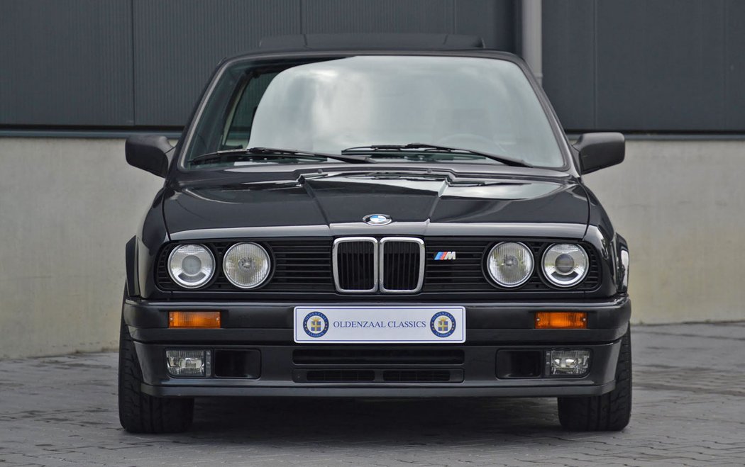 BMW 320is Sedan (1987-1990)