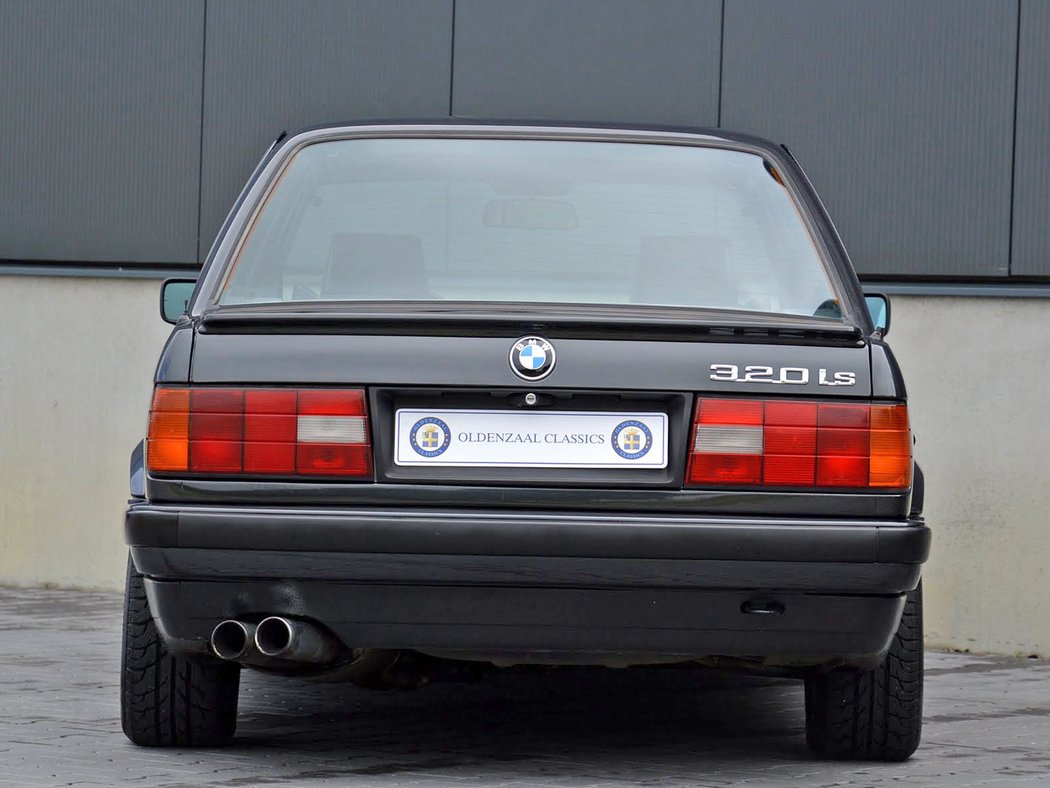 BMW 320is Sedan (1987-1990)