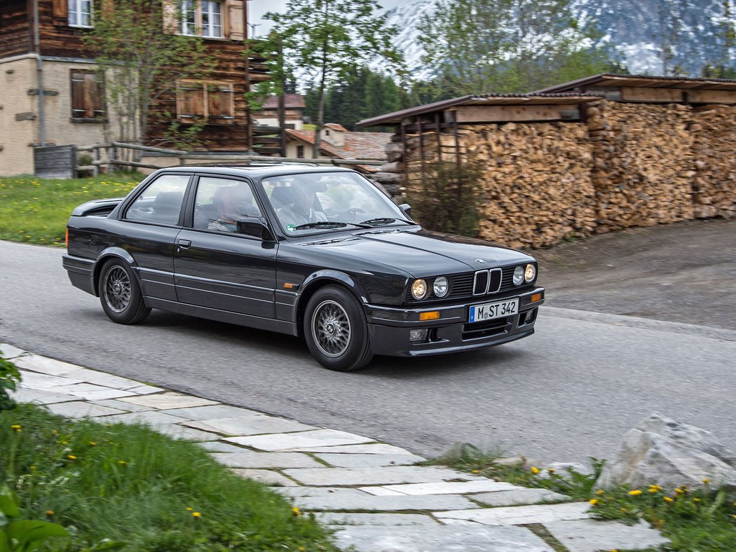 BMW 320is Coupe (1988-1990)