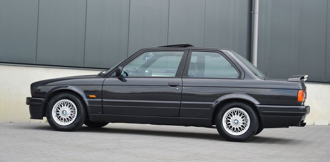 BMW 320is Coupe (1988-1990)