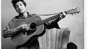 Do New Yorku přijel Bob Dylan v roce 1961. Hned poté si sedl k psacímu stroji a začal psát své básně, které dokázal umně předělat na písně.
