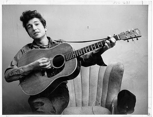Do New Yorku přijel Bob Dylan v roce 1961. Hned poté si sedl k psacímu stroji a začal psát své básně, které dokázal umně předělat na písně. 