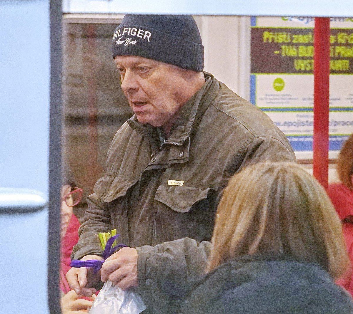 Herec Bob Klepl jezdí metrem.