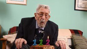 Bob Weighton byl nejstarším mužem na světě.