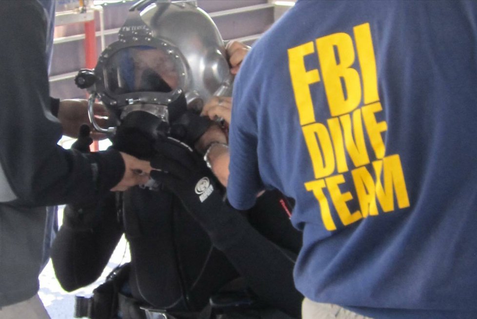 Bobby Chacon zakládal potápěčské jednotky FBI.
