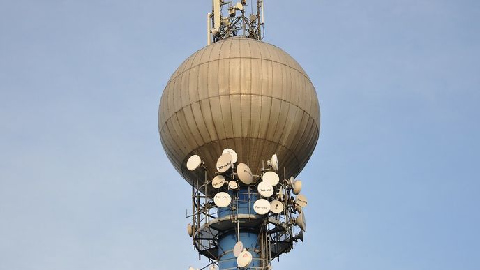Věž vodojemu v Bobrovníkách na Hlučínsku slouží také k šíření telekomunikačního signálu.