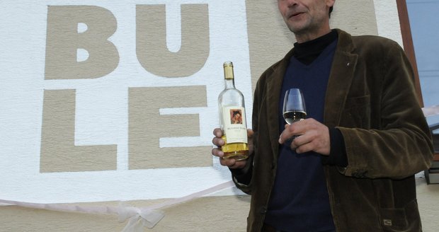 Marián Roden před penzionem Bobule,