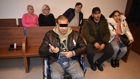 Petr L. (32) z Ostravy čelí obžalobě z napadení těhotné přítelkyně. Měl ji dvakrát bodnout nožem pod žebra.