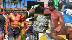 Sexy bodyguardi se na Instagramu chlubí zbraněmi, svaly, dívkami i vydělanými penězi.