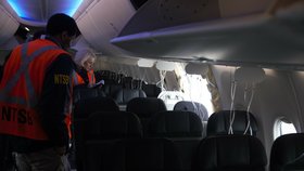 Vyšetřování nehody: Boeingu 737 MAX 9 odpadl kus trupu (8. 1. 2024).