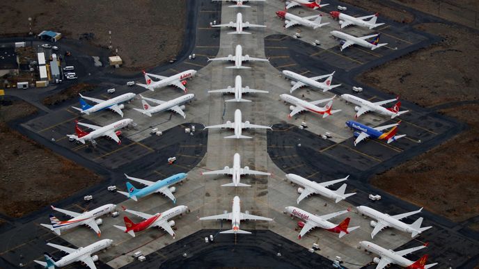 Některé ze 450 letounů 737 MAX, které Boeing vyrobil, ale dosud je nemohl předat zákazníkům.