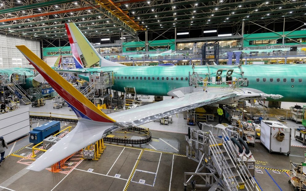 Takto probíhá výroba a finální montáž Boeingu 737 MAX.