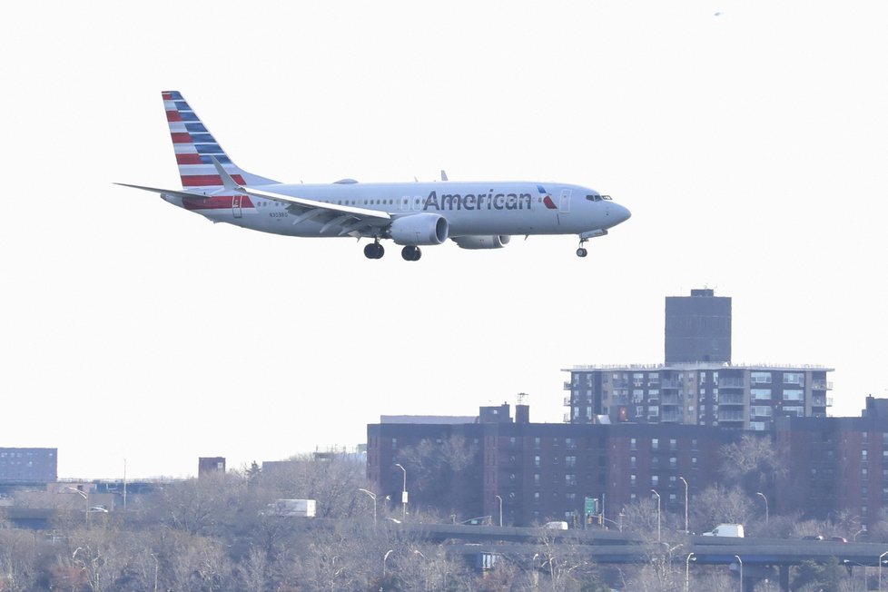 Také Donald Trump nařídil dočasně připoutat k zemi letouny Boeing 737 MAX.