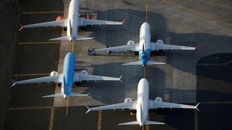 Prověrka systémů Boeingu 737 MAX byla slabá, tvrdí mezinárodní výbor regulátorů