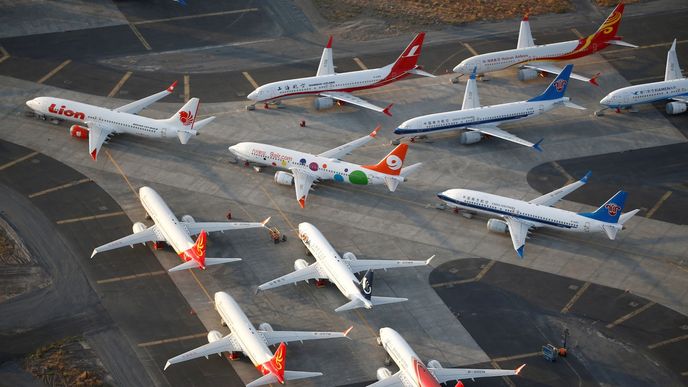 Odstavené letouny Boeing 737 MAX v areálu výrobce.