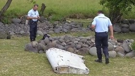 Kus zmizelého letadla MH370 na francouzském ostrově Réunion