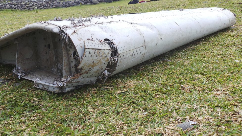 Kus zmizelého letadla MH370 na francouzském ostrově Réunion