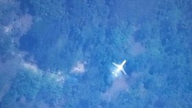 Pravost snímku nebyla ověřena, ale je možné, že je na něm zachycen zmizelý Boeing 777.