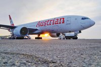 Boeing 777 poprvé přistál v Brně: Let z Thajska do Vídně překazilo špatné počasí