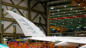 Boeingy 777X ve výrobní hale