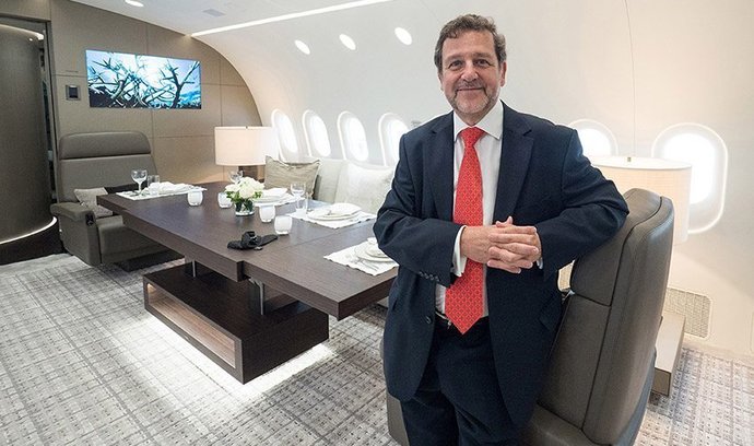 Stephen Vella, ředitel společnosti Kestrel Aviation Management, která luxusní Boeing navrhla a postavila.