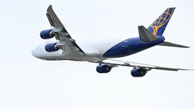 Jumbo Jet vypustil nad Českem 110 tun paliva!