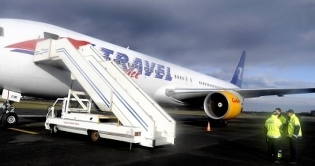Boeing 767-300 společnosti Travel Service měl krátce před startem poruchu