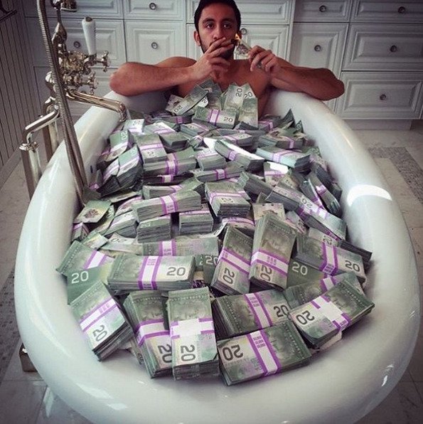 Provokativní Instagramový účet nabízí vzácnou sondu do života miliardářů: Bohatství je stav mysli!
