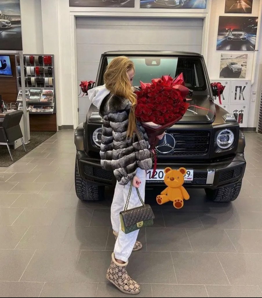 Valentýn po zbohatlíkovsku: Jako dárky tucty růží i drahá auta