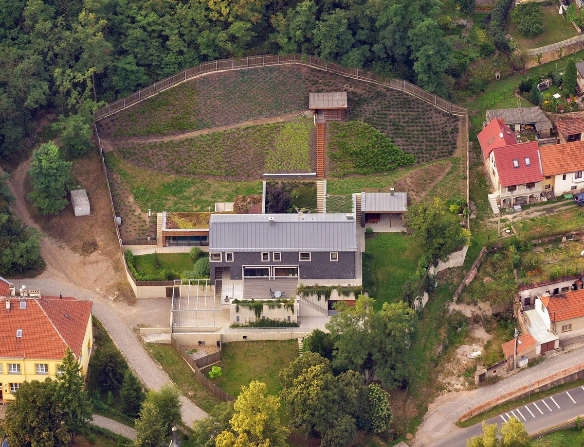 Vila ve středočeských Otvovicích je Lucčinou chloubou.