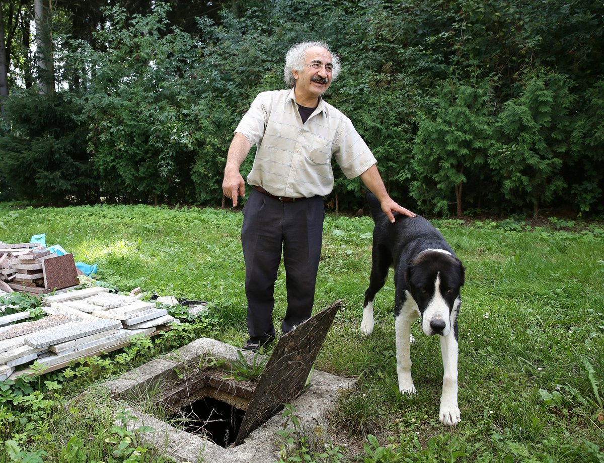 Uzunoglu a jeho fenka Máša ukazují hereččinu žumpu...