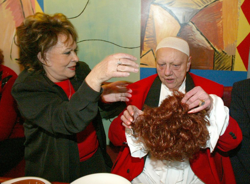 Jiřina Bohdalové na svém posledním setkání s Helenou Růžičkovou