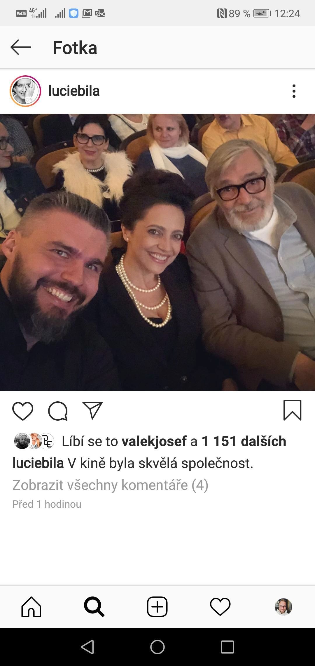 A tohle je výsledek. Lucie na svém Instagramu k fotce napsala: „V kině byla skvělá společnost!“