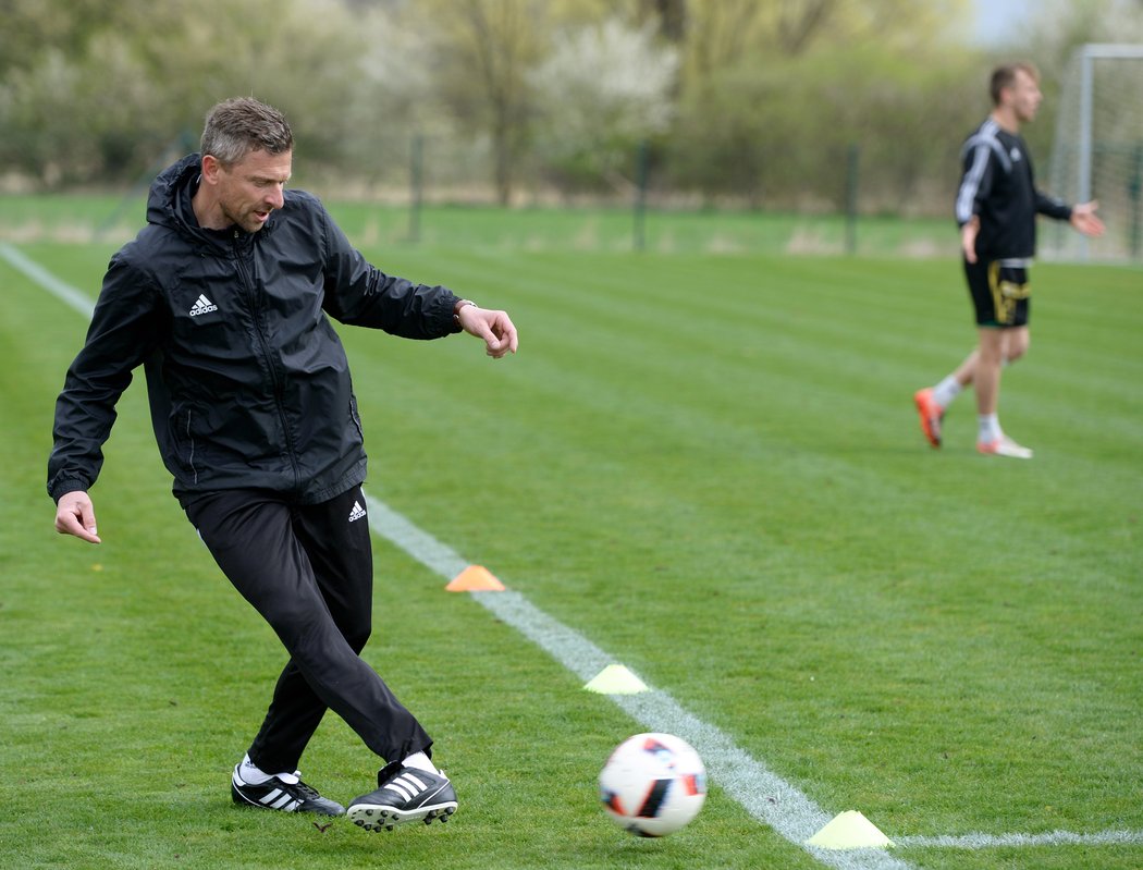 Nový trenér Bohemians 1905 Martin Hašek na prvním tréninku