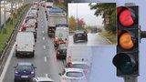 Dopravu mezi Bohnicemi a Trojou budou řešit starostové na magistrátu: Vyřeší kolony semafor?
