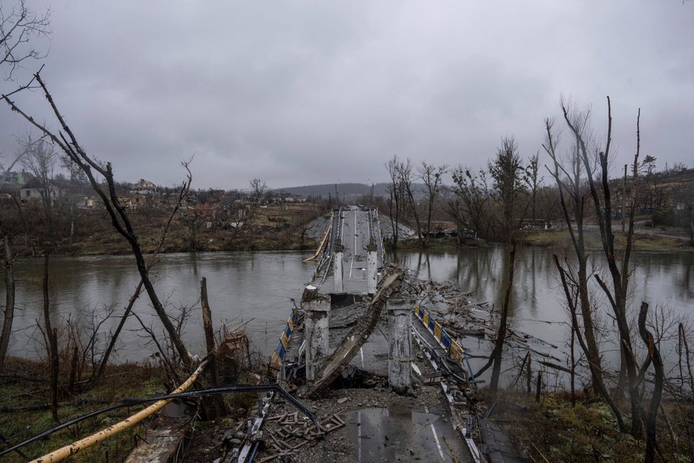 Bohorodyčne: Zničený most přes Severní Doněc (6. 1. 2023).