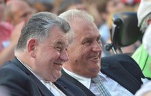 Rozkmotřený kardinál a prezident: Smíření u tříkrálového oběda