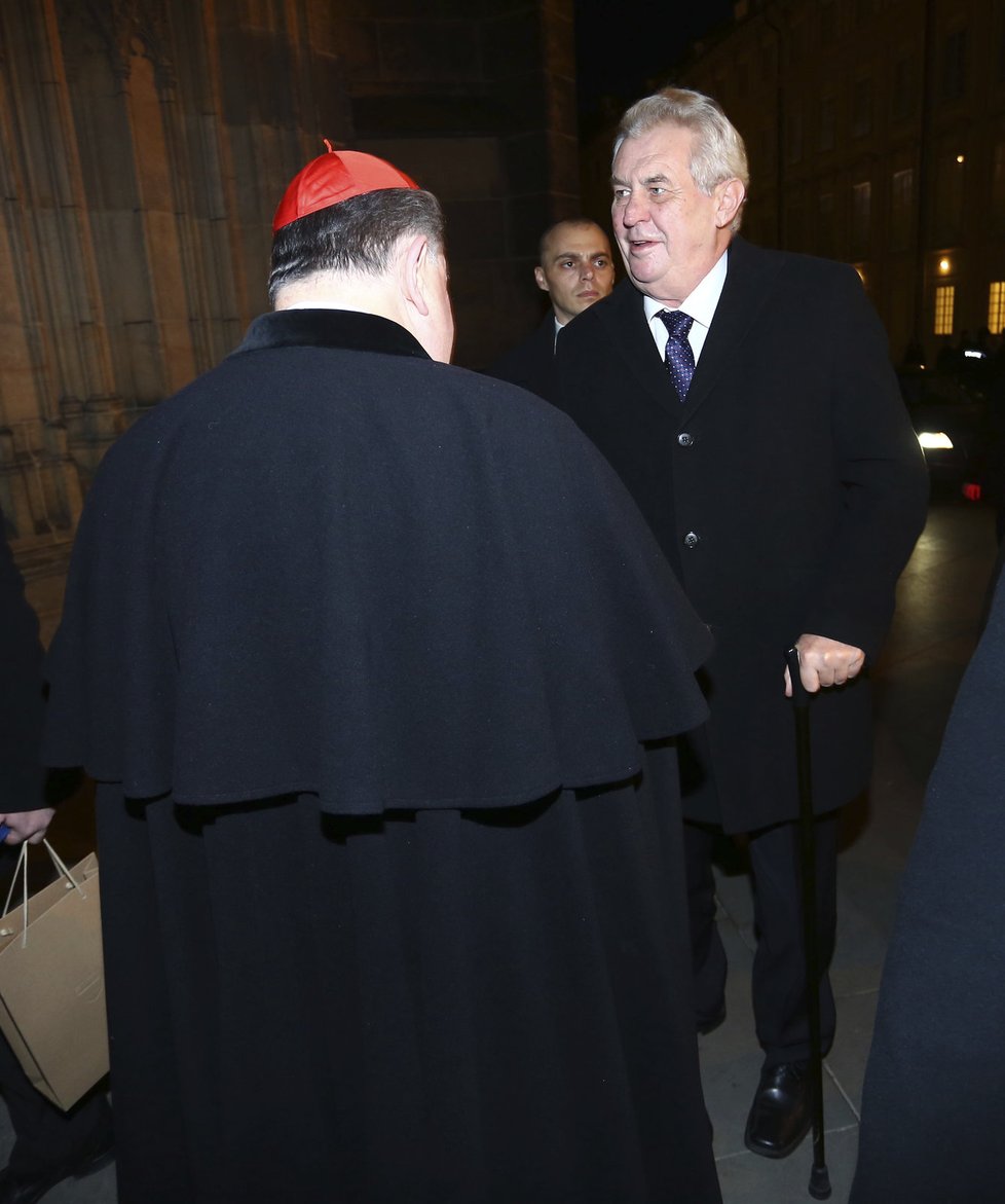 Prezident Zeman a kardinál Duka, dva klíčníci od korunovačních klenotů