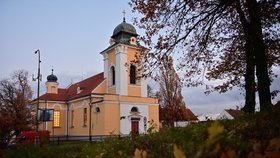 Bohoslužba v kostele Nejsvětější trojice věnovaná českému politikovi a aristokratovi Karlu Schwarzenbergovi