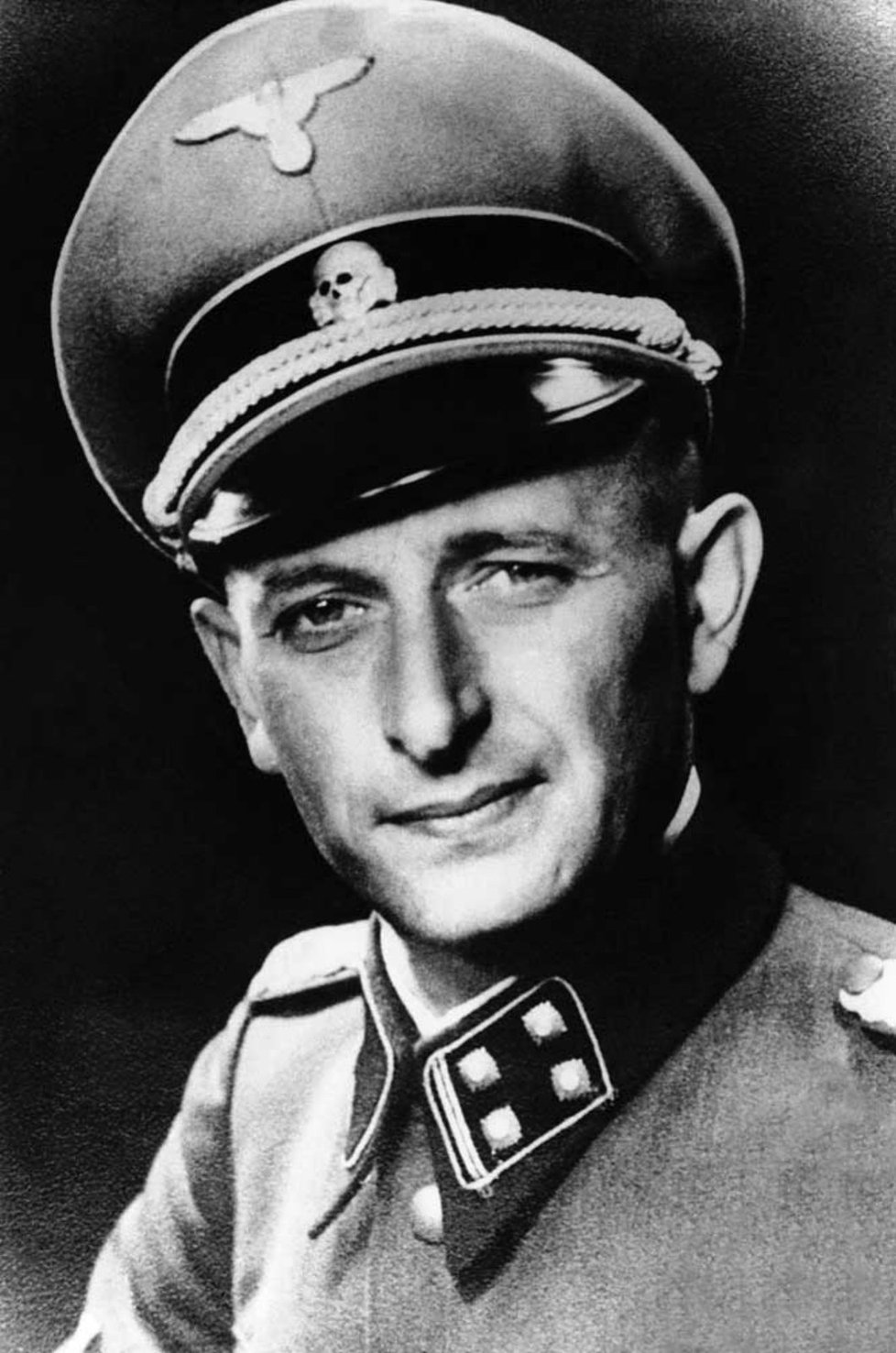 Nacistický masový vrah Adolf Eichmann v době své největší slávy v roce 1942.