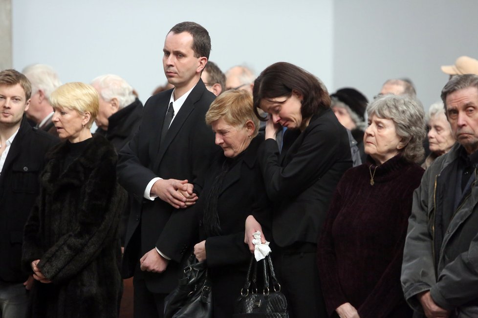 Pohřeb Bohumila Švarce nejvíce oplakala jeho dcera Taťána