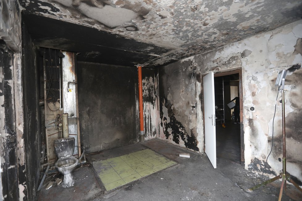 První fotografie bohumínského bytu po tragickém požáru.