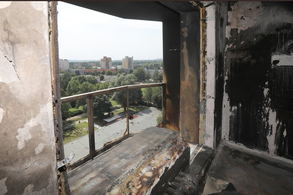 První fotografie bohumínského bytu po tragickém požáru.